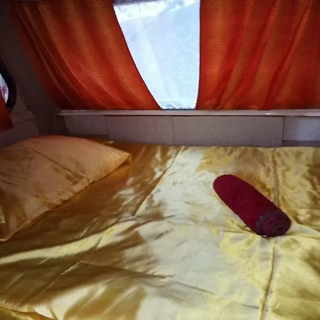 Karavan U Prehrady Tente de luxe *