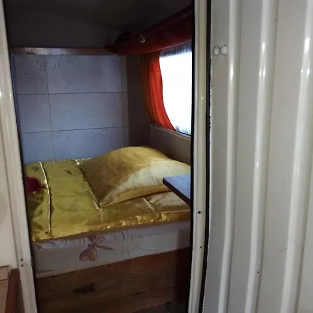 Glamping Karavan U Prehrady